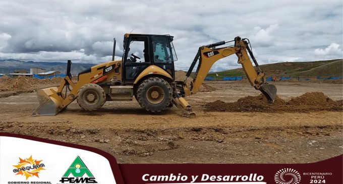 AUTODEMA FIRMARÁ CONVENIO PARA ENTREGAR TRACTOR AGRÍCOLA Y RETROEXCAVADORA PARA POSTERIORMENTE EMPEZAR LA CONSTRUCCIÓN DE LA MICROREPRESA DE HUAYLLANI.