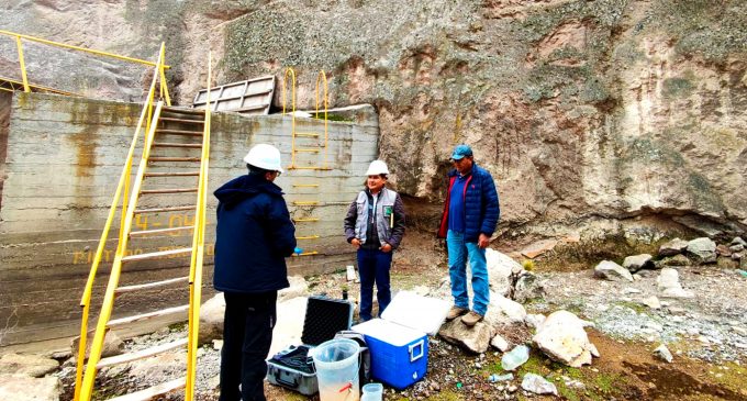 PEIMS Autodema realizó monitoreo de calidad de agua en la represa de Aguada Blanca